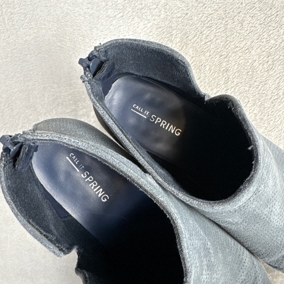 ✨ 2/$35 Call It Spring Perforated Ankle Boots Booties Blue Block Heel Size 6.5 - Picture 6 of 8